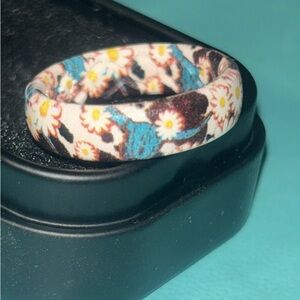 Grove bull head Floral Patterned Ring size 6